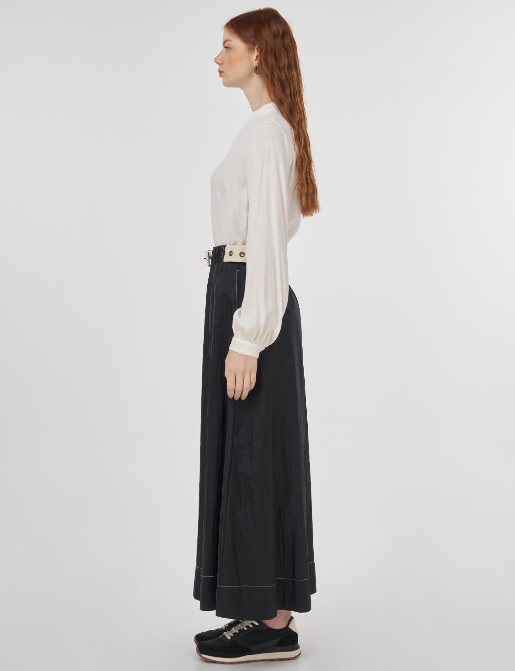 Flared Skirt with Shiny Texture Black 