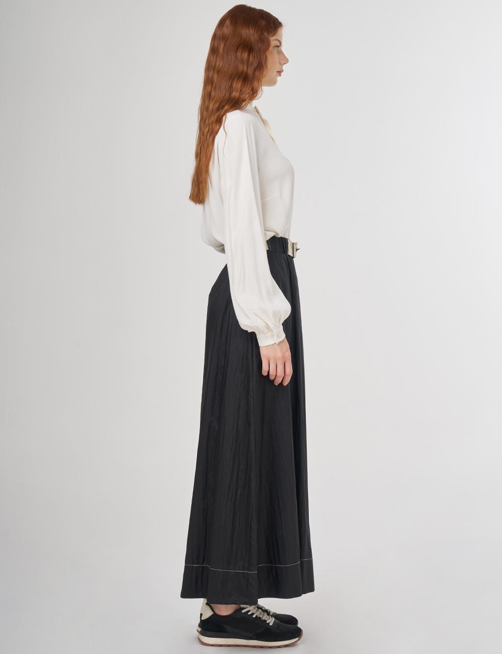 Flared Skirt with Shiny Texture Black 