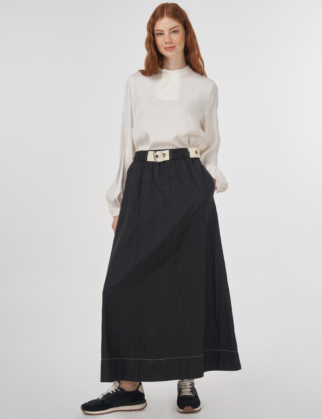 Flared Skirt with Shiny Texture Black 