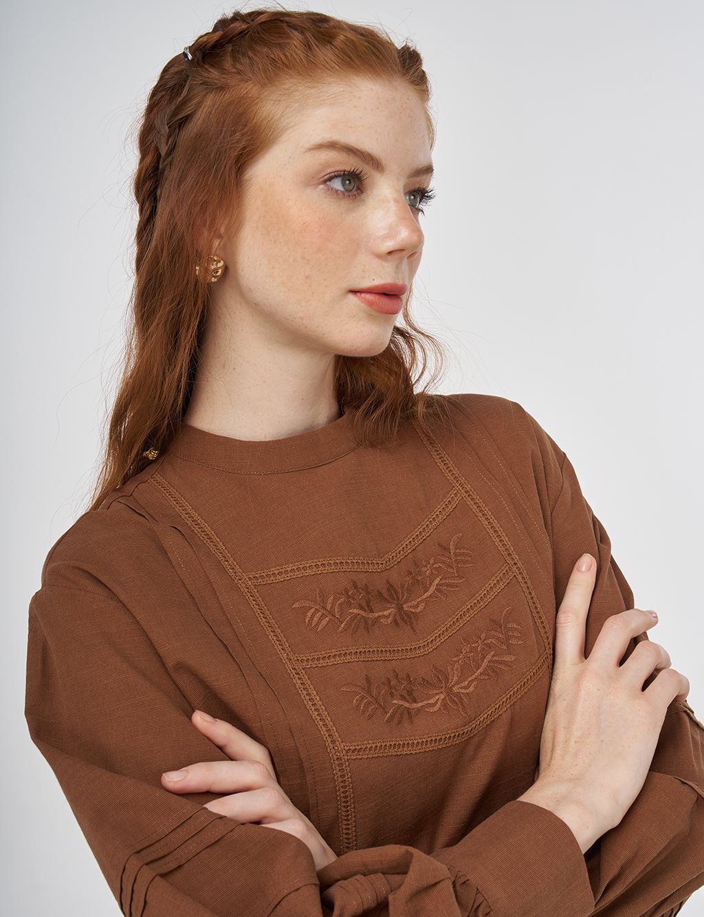 Pintuck-Stitched Cotton Linen Blouse Brown