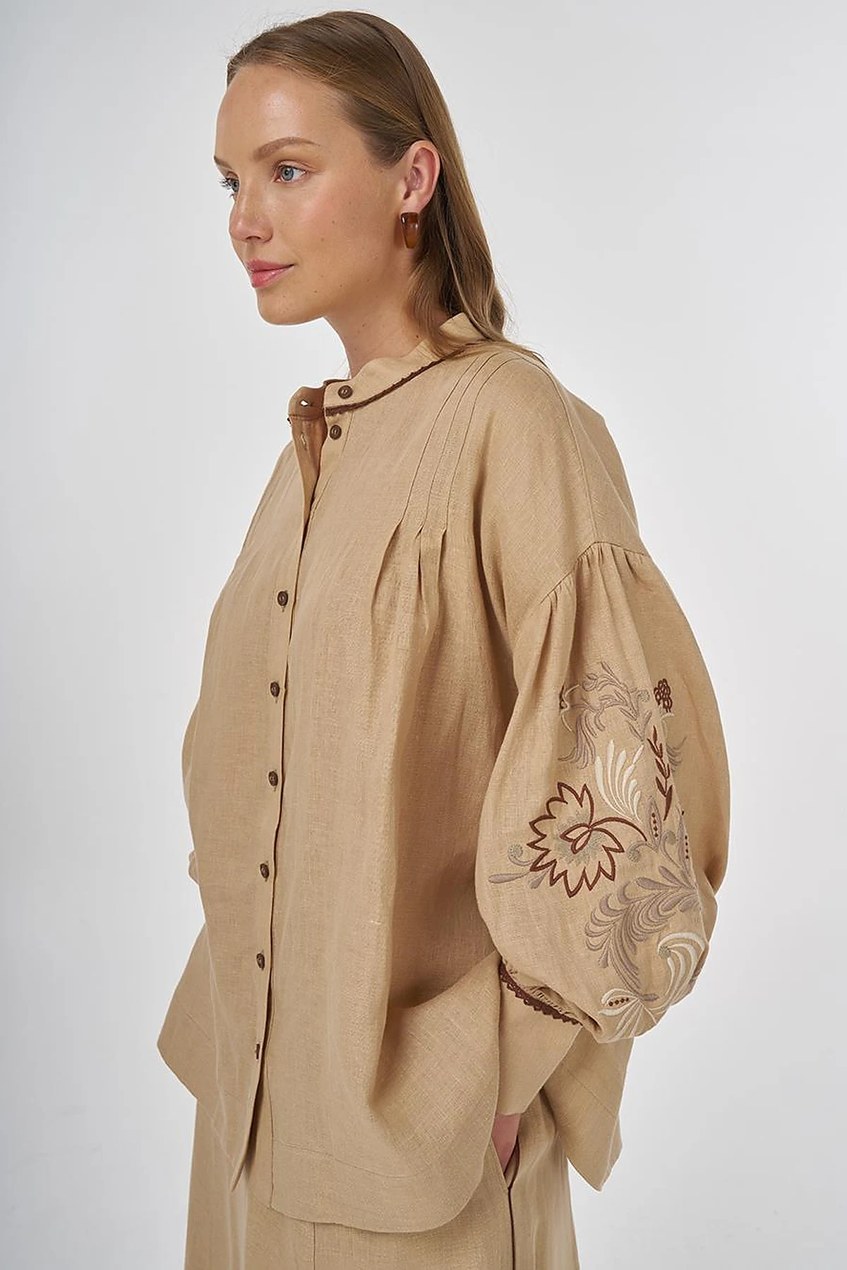 100% Linen Embroidered Two-Piece Set Beige