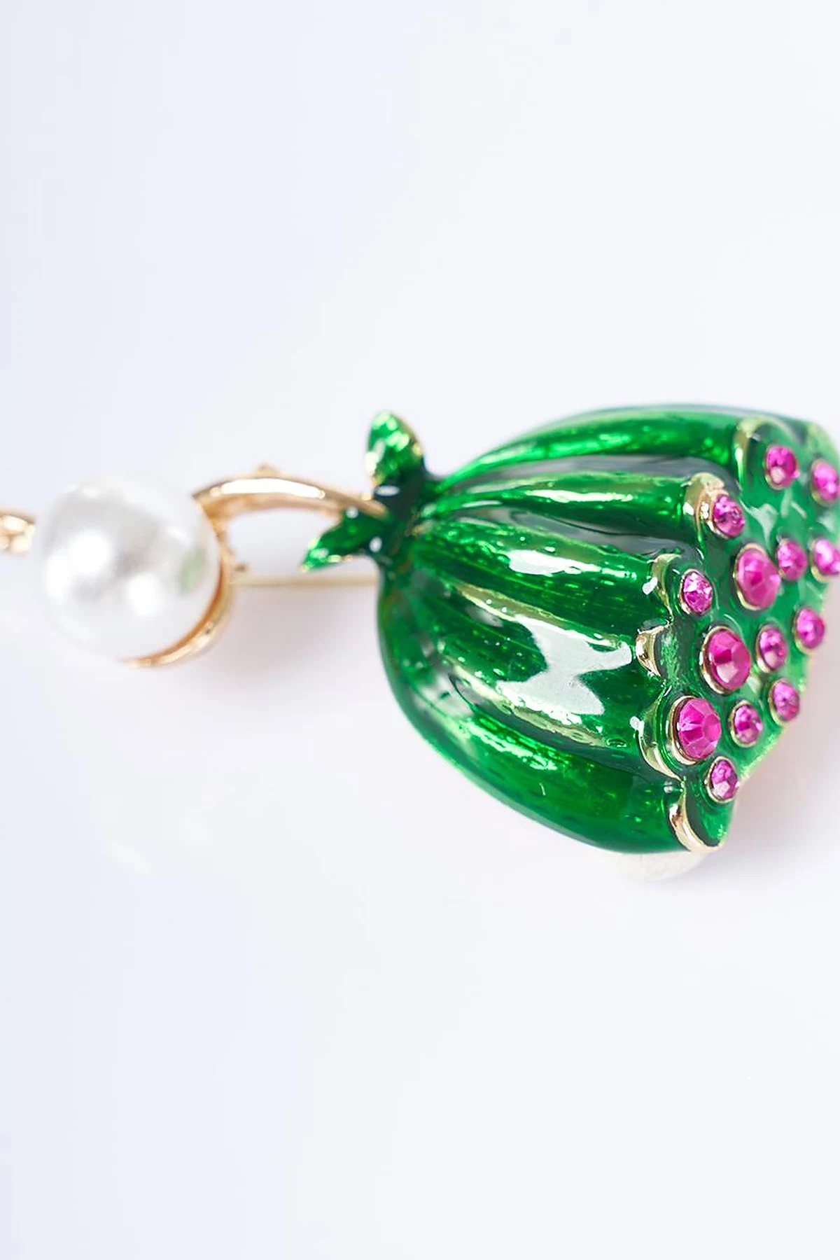 Green Pearl-Embellished Flower Brooch