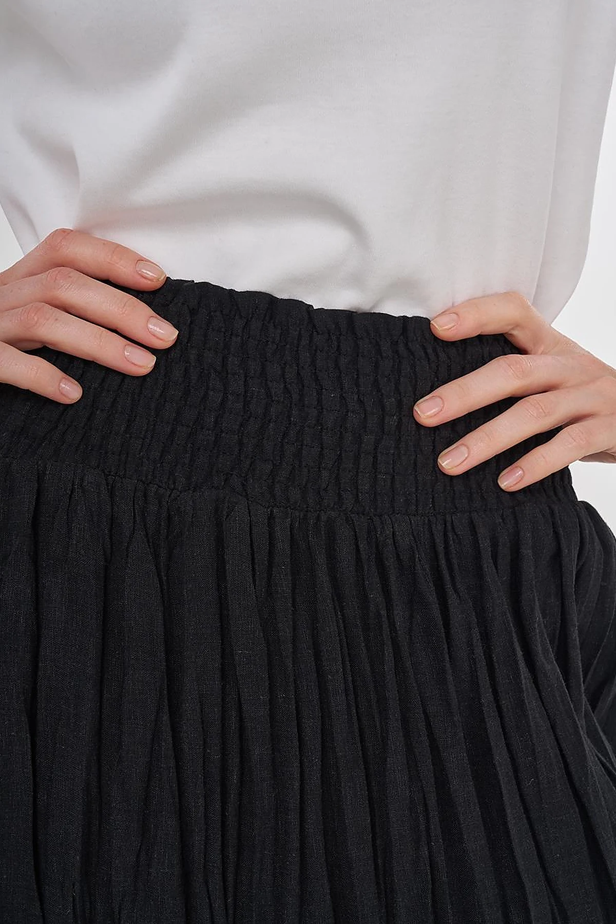 Gipe Seam Cotton Skirt Black