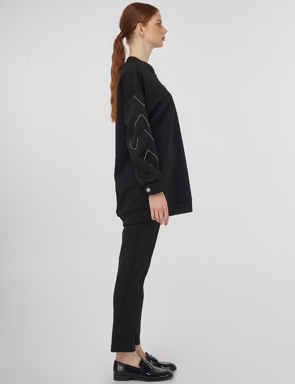 Stone-Embroidered Half-Zipper Closure Sweatshirt Black