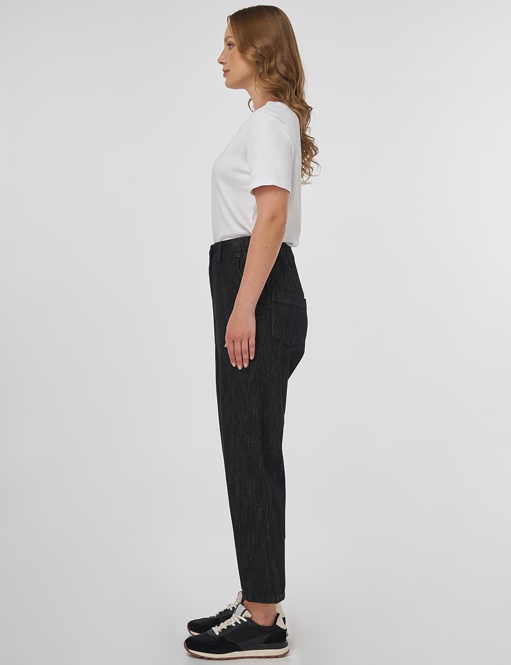 Buttoned Carrot-Cut Denim Pants Black