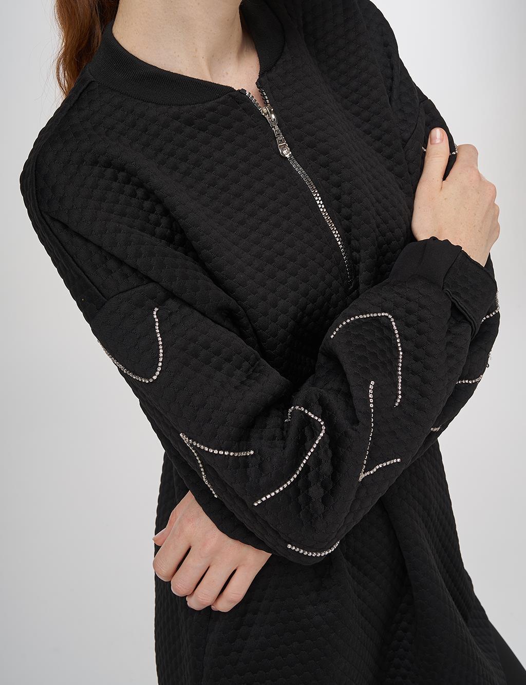 Stone-Embroidered Half-Zipper Closure Sweatshirt Black