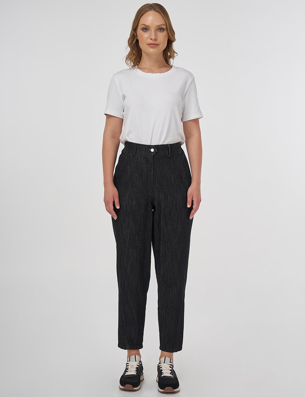 Buttoned Carrot-Cut Denim Pants Black