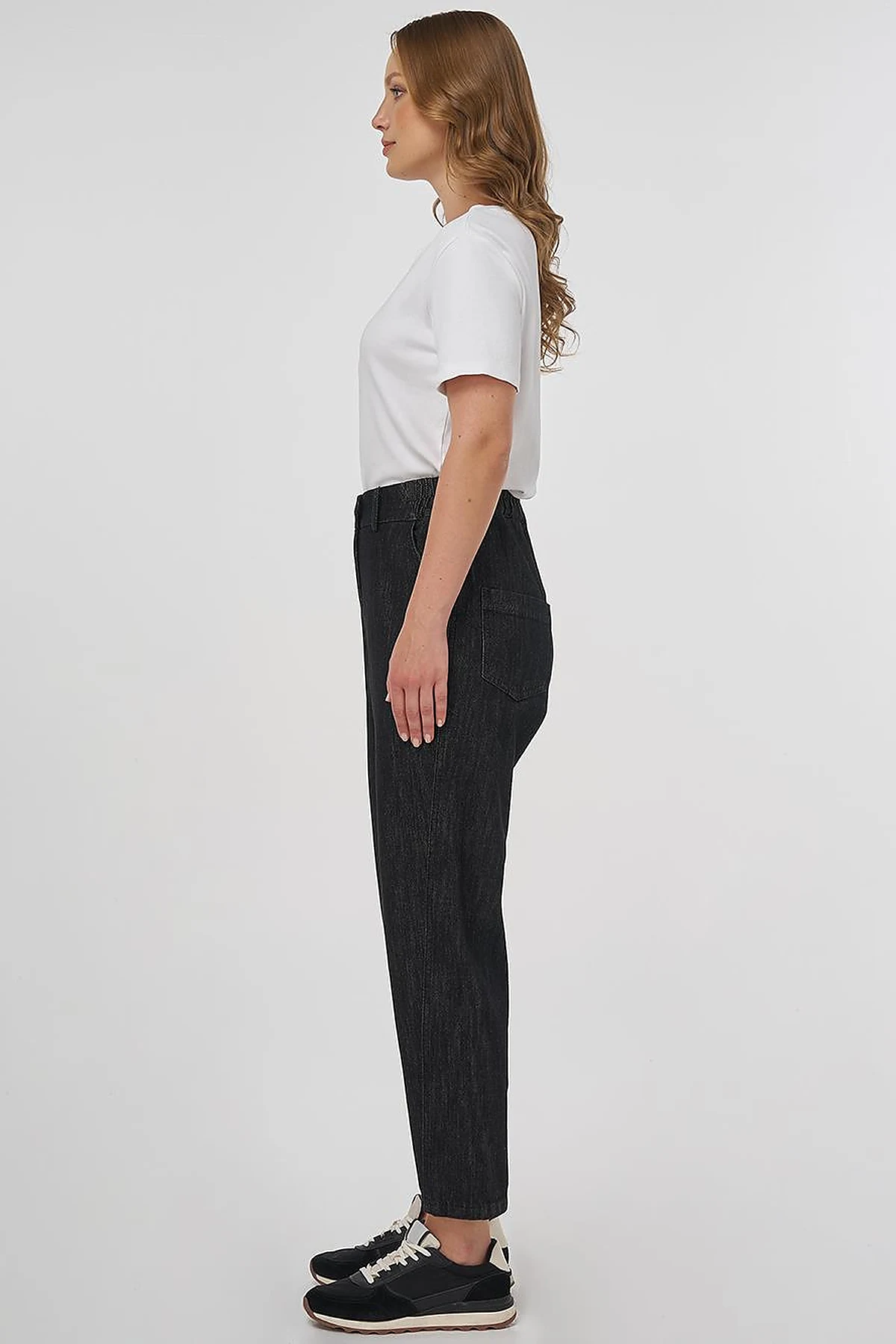 Buttoned Carrot-Cut Denim Pants Black