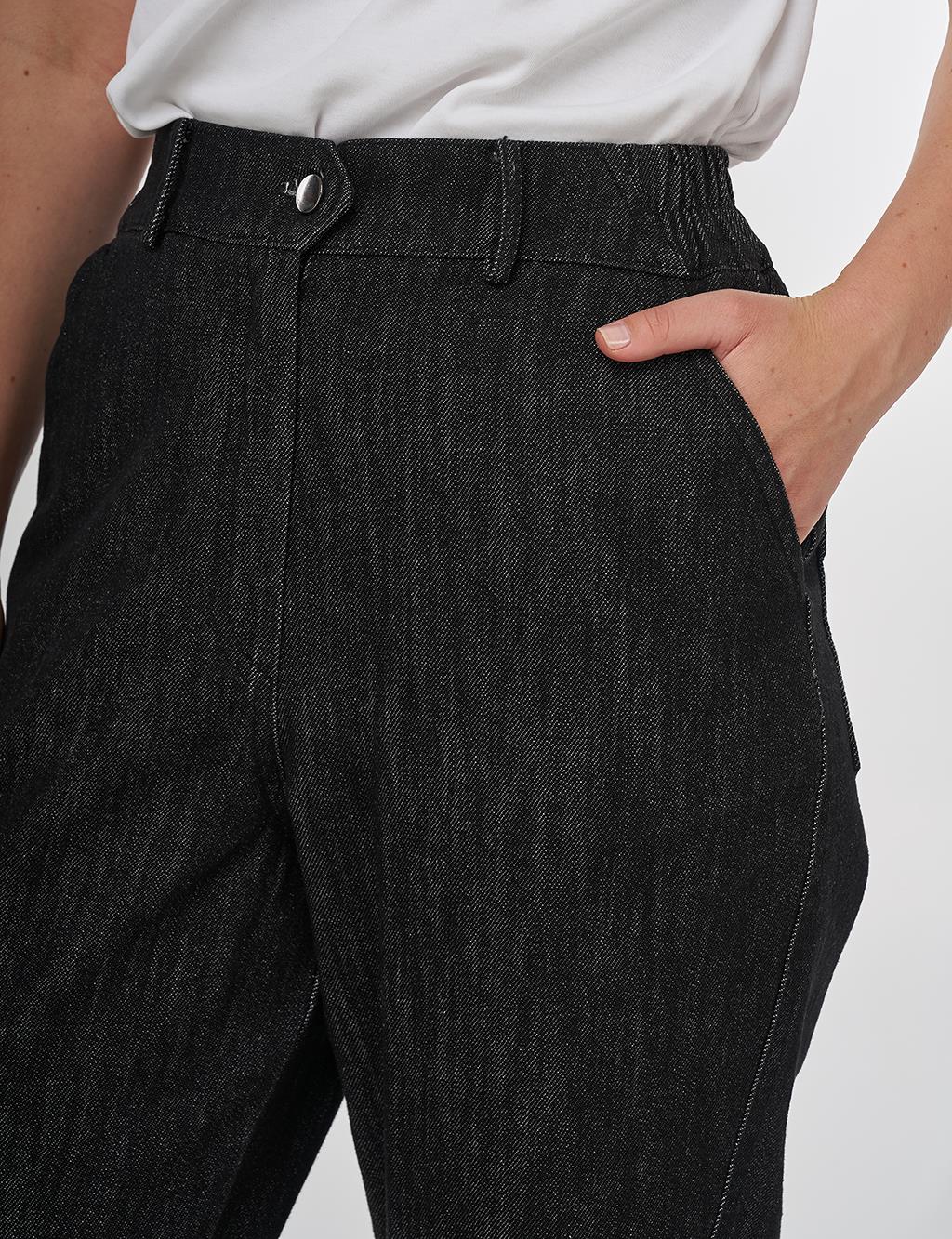 Buttoned Carrot-Cut Denim Pants Black