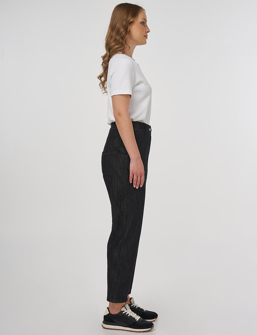 Buttoned Carrot-Cut Denim Pants Black