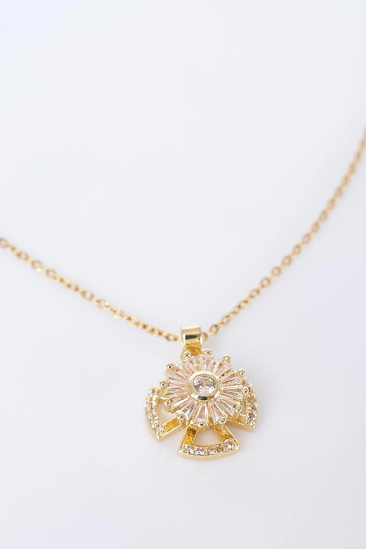 Flower Motif Necklace Gold 
