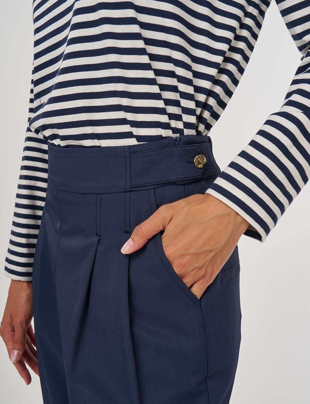 Pleated Carrot-Cut Pants Dark Navy 