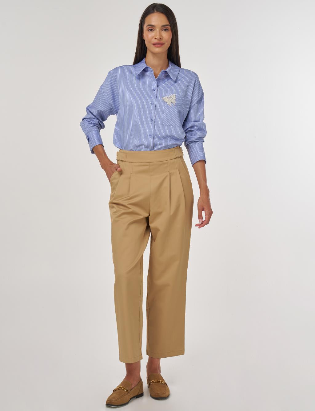 Pleated Carrot-Cut Pants Beige