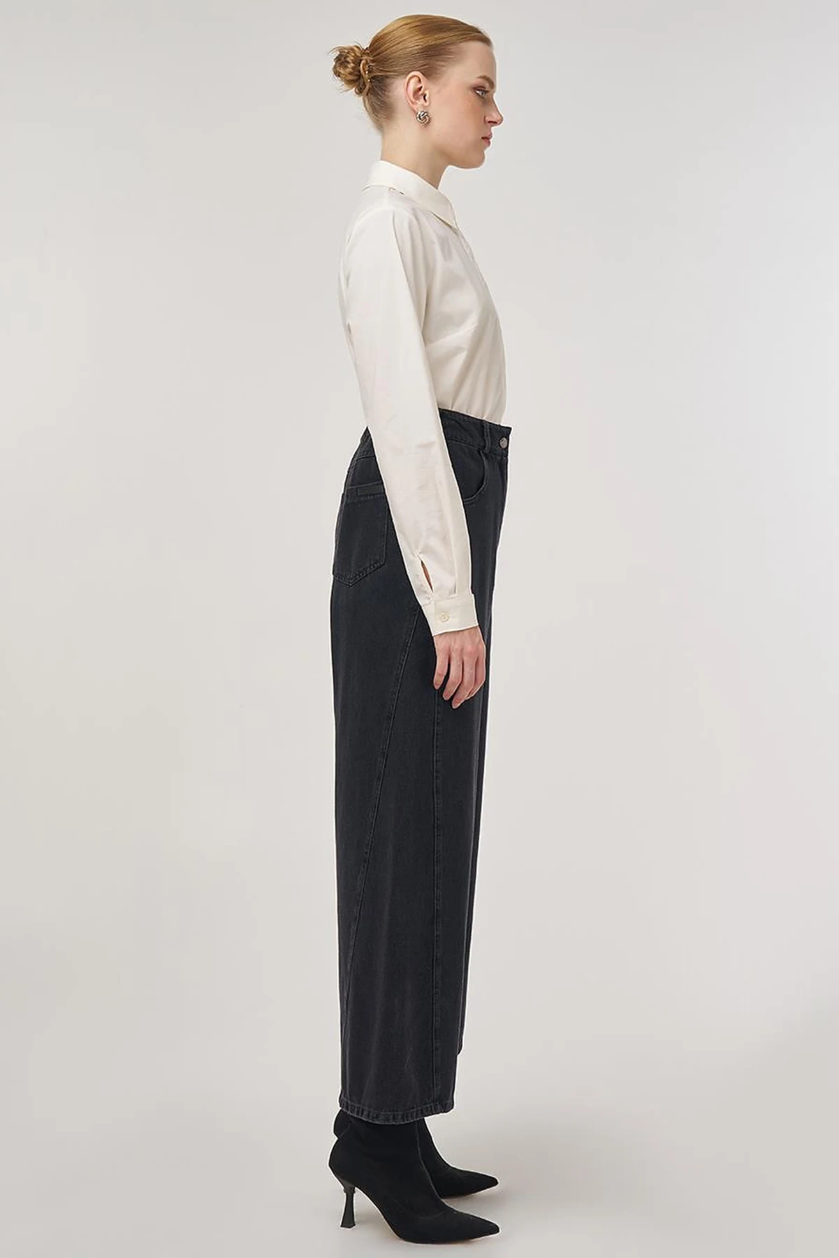 Pocket-Detail Marine Fit Denim Pants Smoke Gray