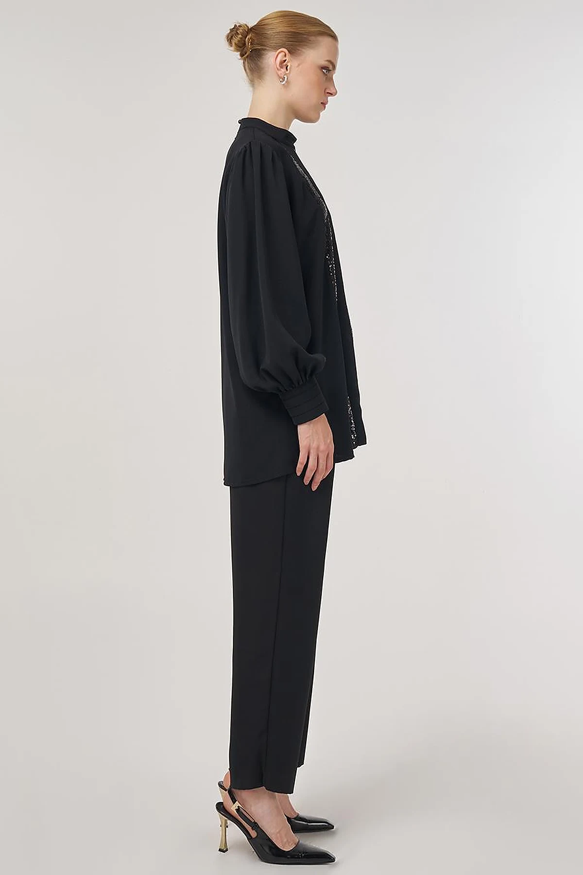 Sequin-Embroidered Elegant Blouse Black