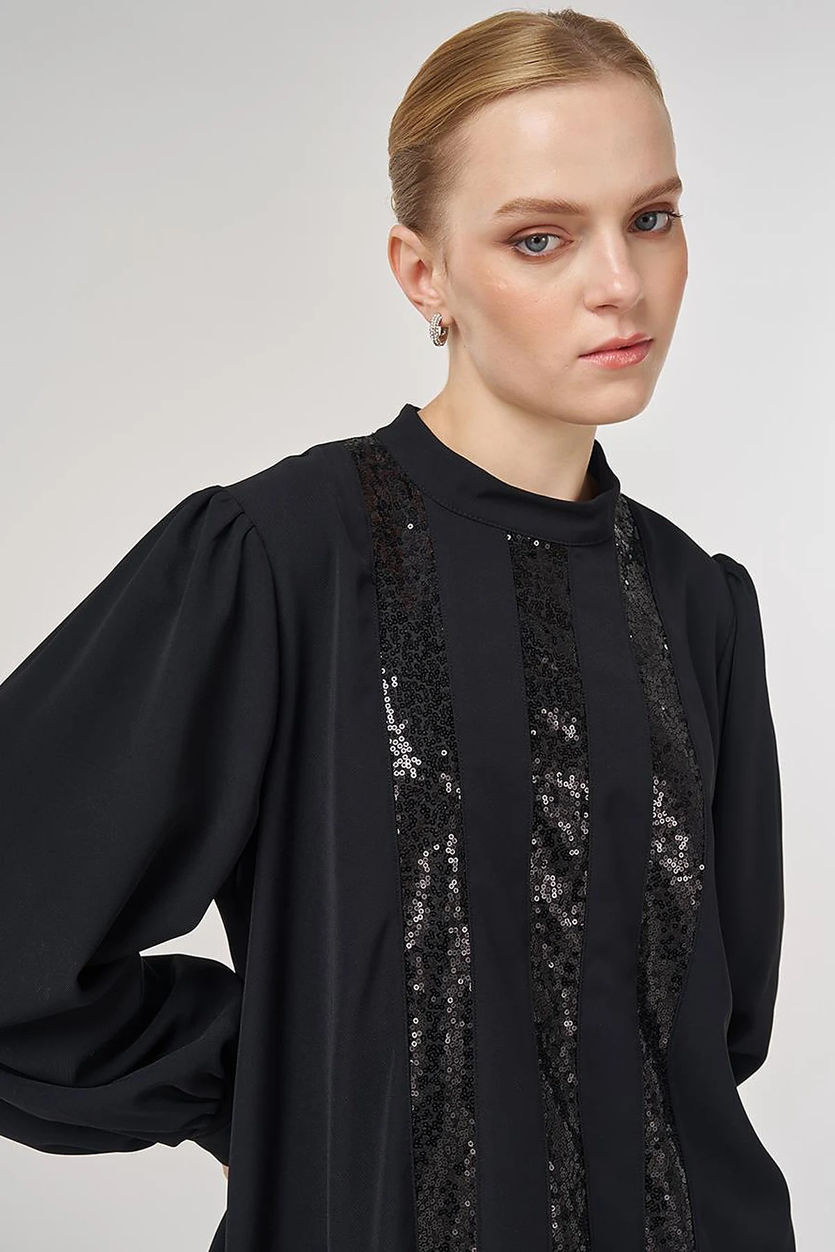 Sequin-Embroidered Elegant Blouse Black