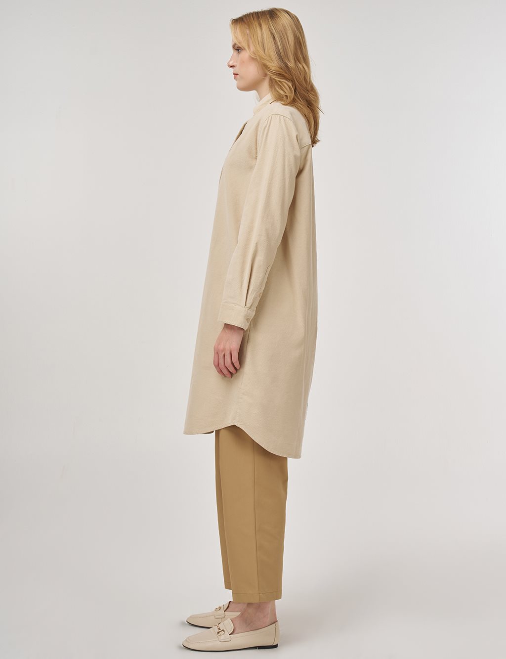 Relaxed-Fit Velvet Tunic Beige