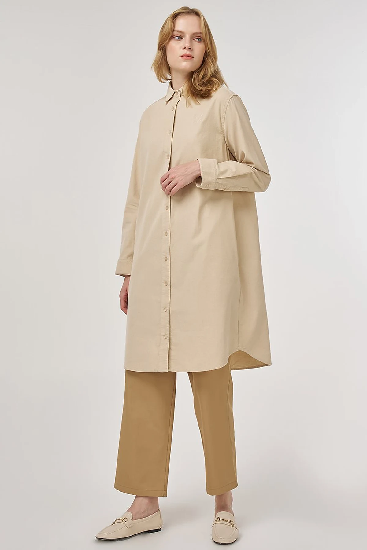Relaxed-Fit Velvet Tunic Beige