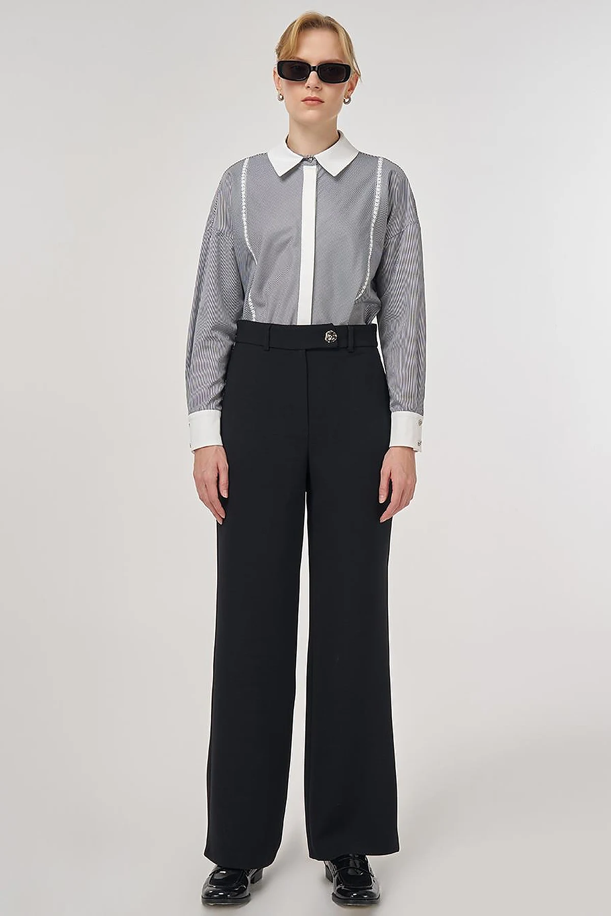 Button-Detail Fabric Pants Black