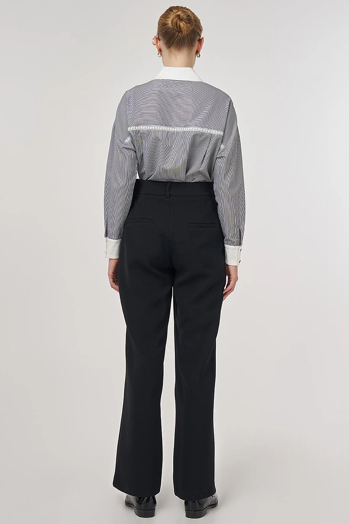Button-Detail Fabric Pants Black