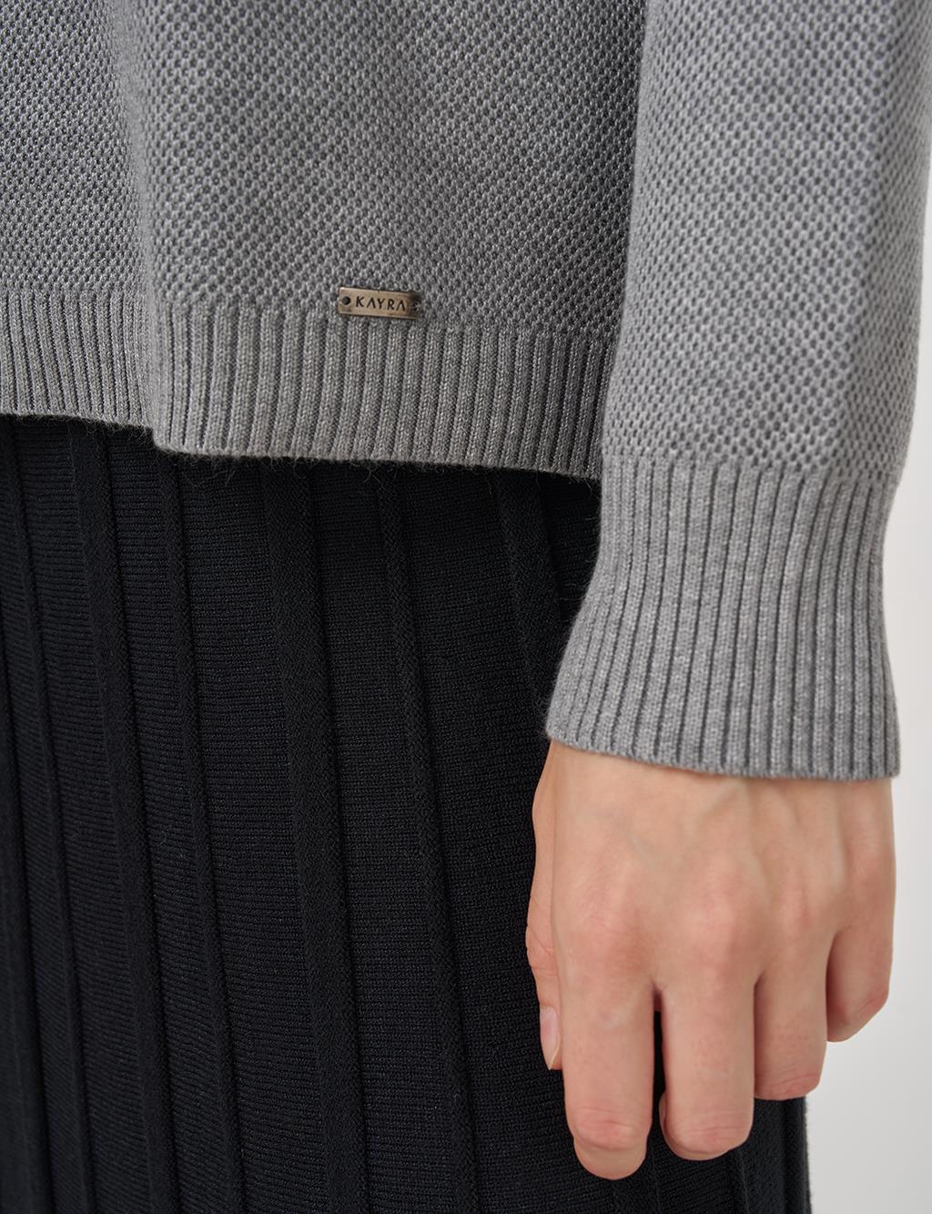 100% Viscose Button-Detail Knit Cardigan Gray