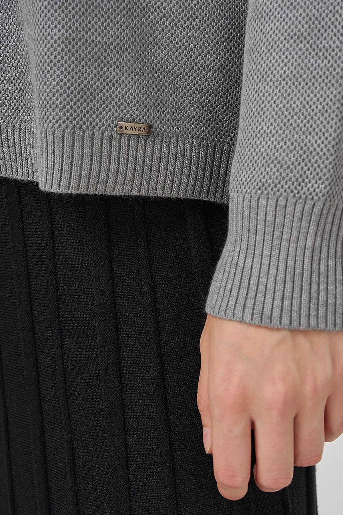 100% Viscose Button-Detail Knit Cardigan Gray