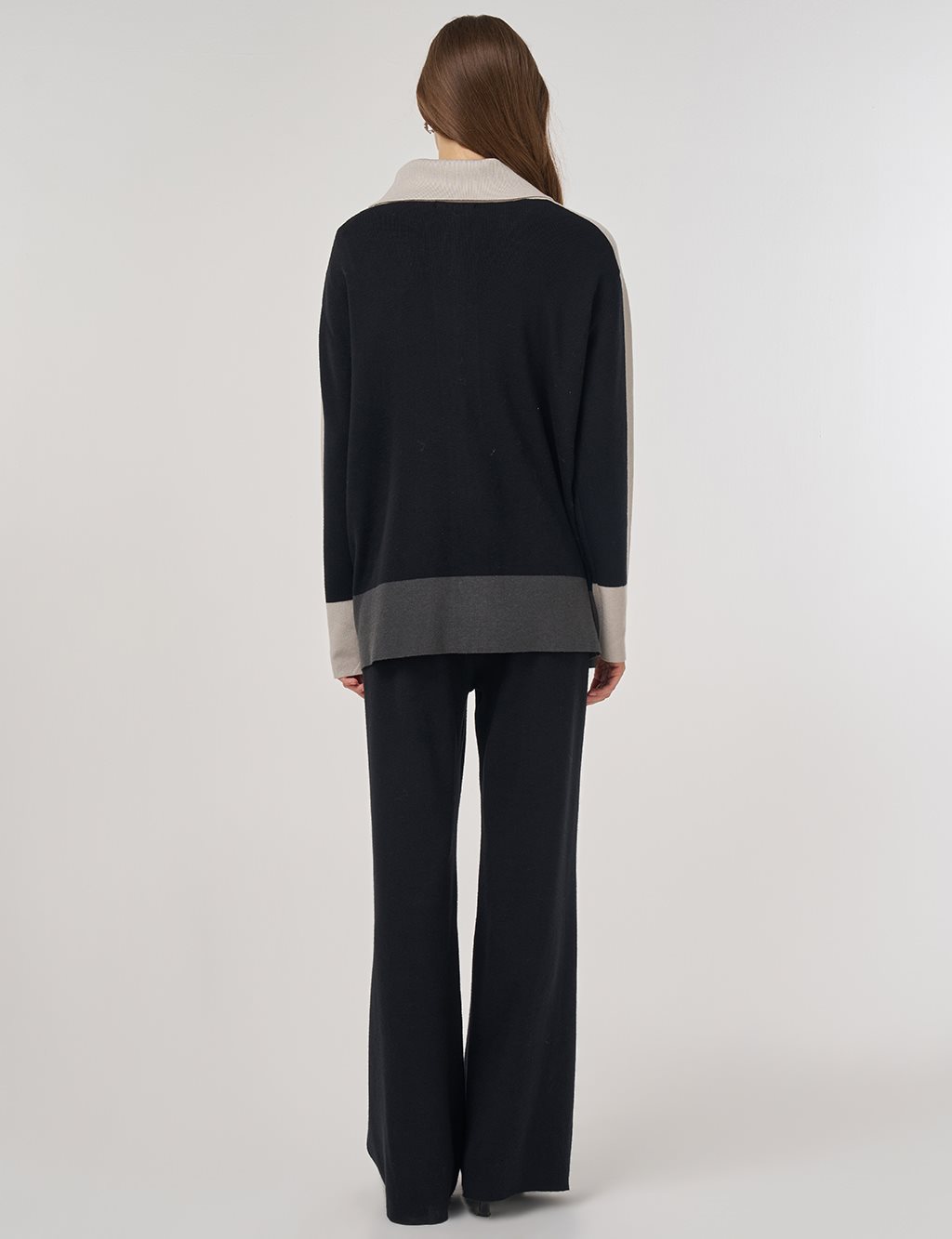 Geniş Yaka Triko Takım Siyah 