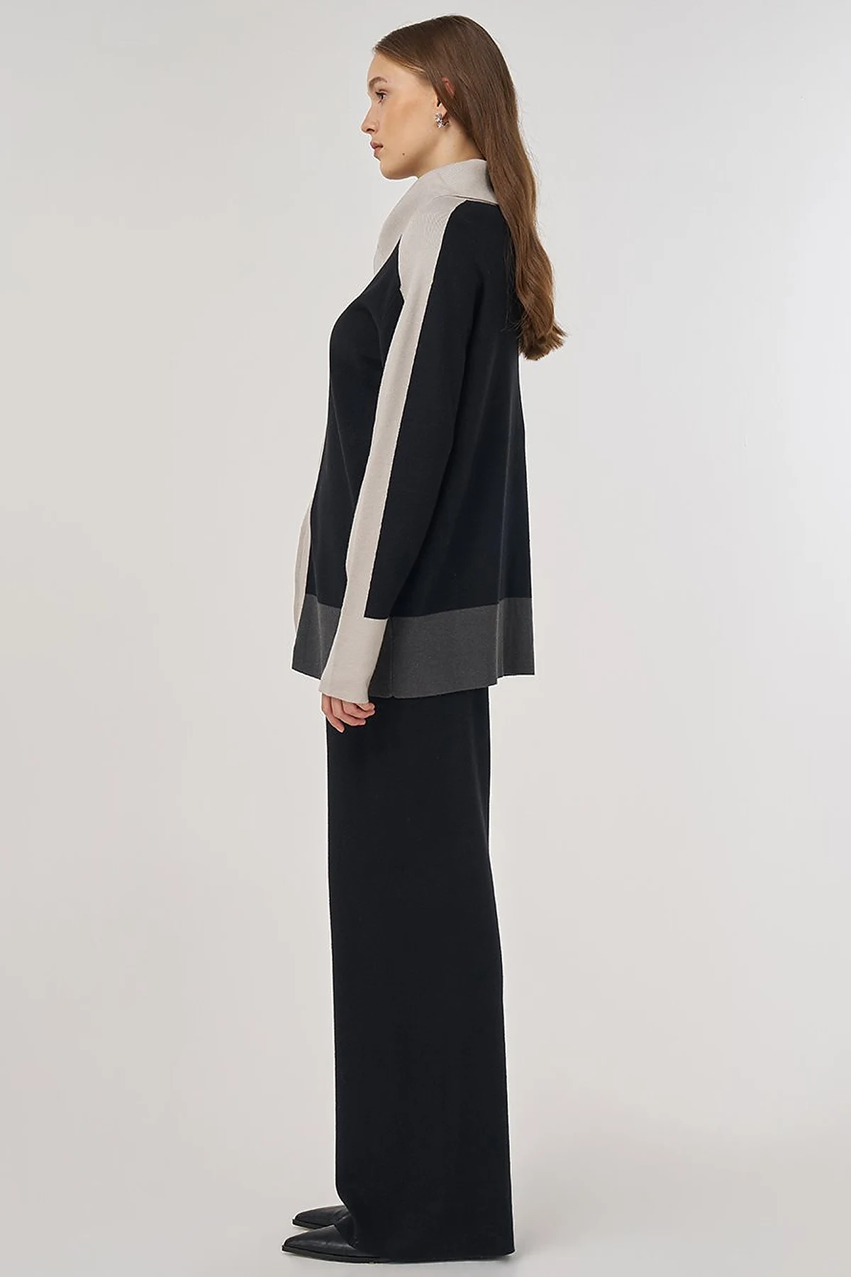 Wide Collar Knit Suit in Black