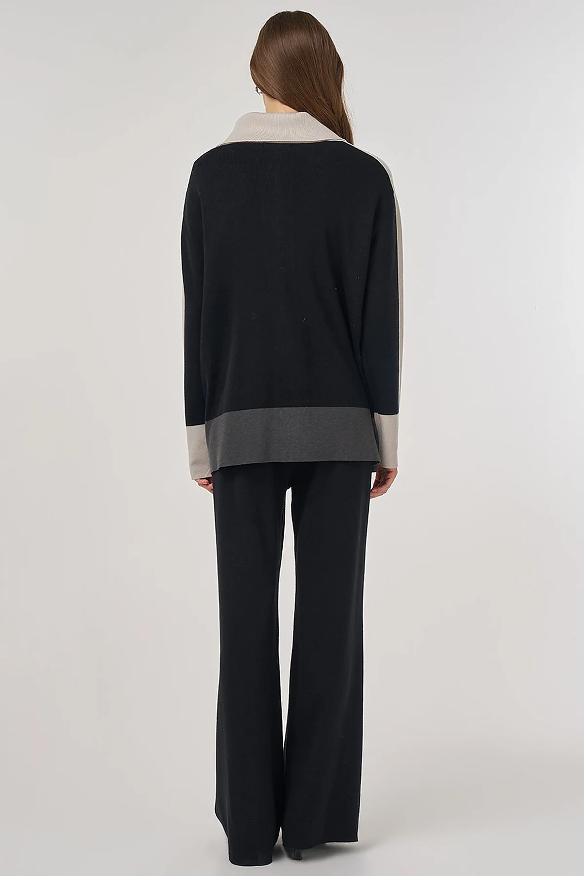 Wide Collar Knit Suit in Black