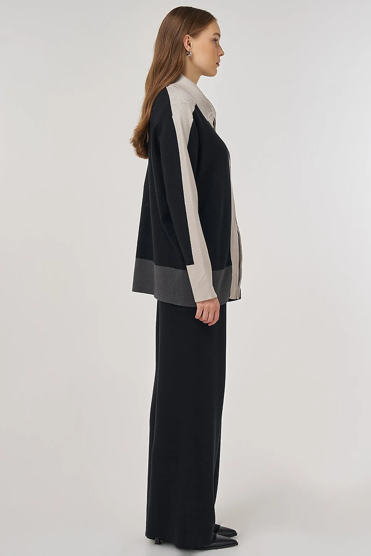 Wide Collar Knit Suit in Black