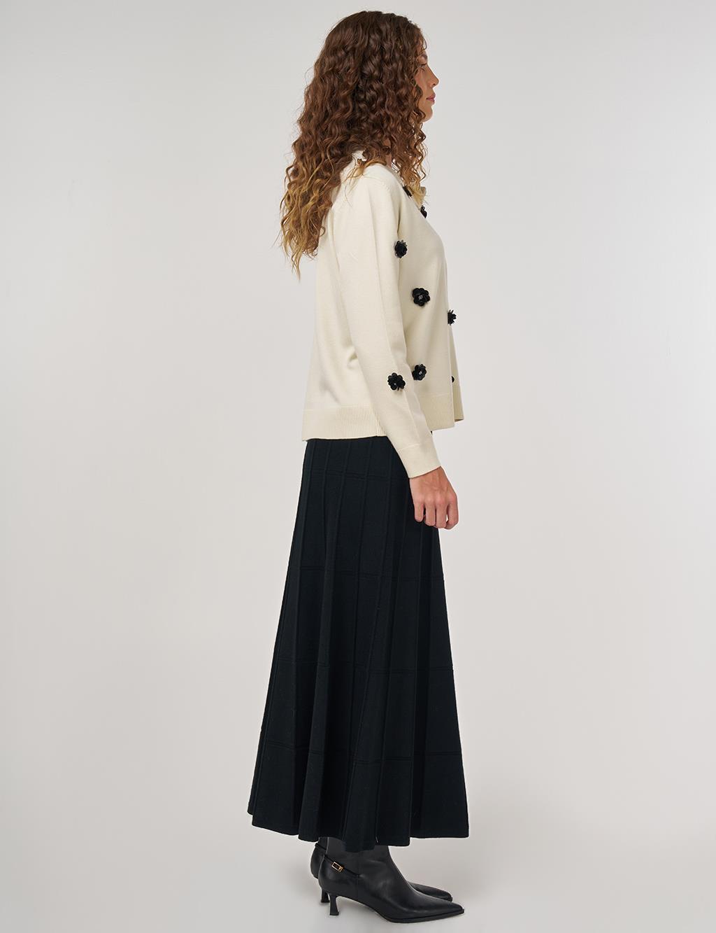 Floral Embroidered Viscose Knit Cardigan in Cream