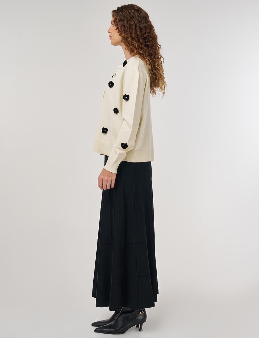 Floral Embroidered Viscose Knit Cardigan in Cream