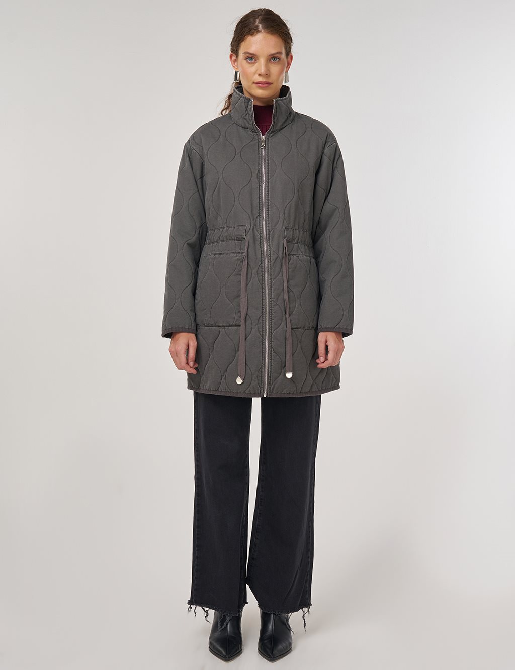 Stand-Collar Anorak Jacket in Anthracite