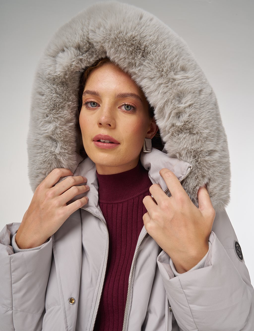 Kapüşon Detaylı Kaz Tüyü Mont Gri 