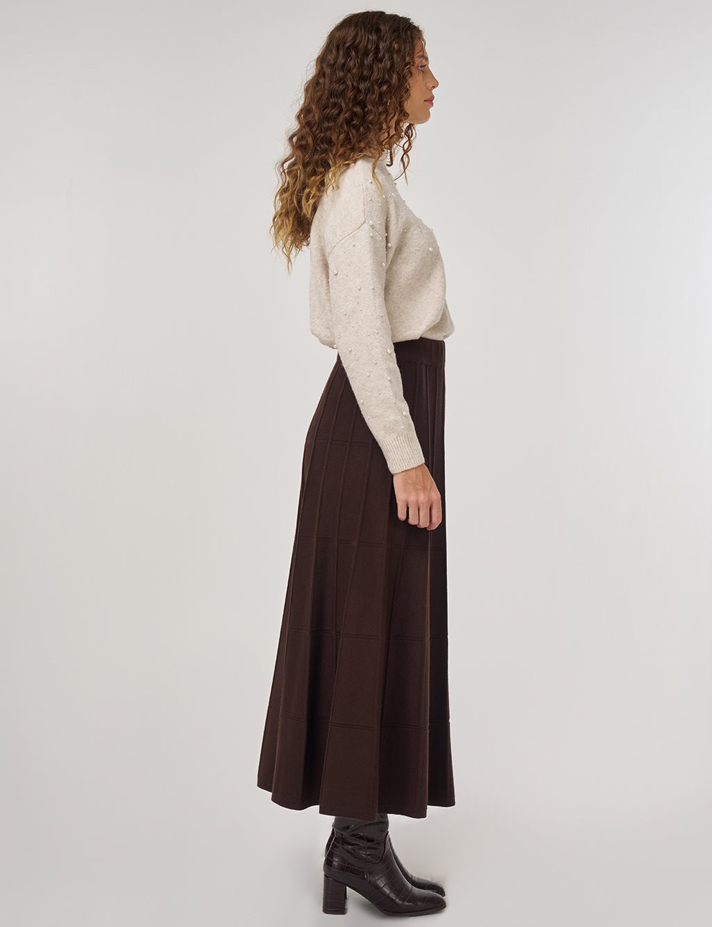 Stitched Viscose Knit Skirt in Dark Coffee