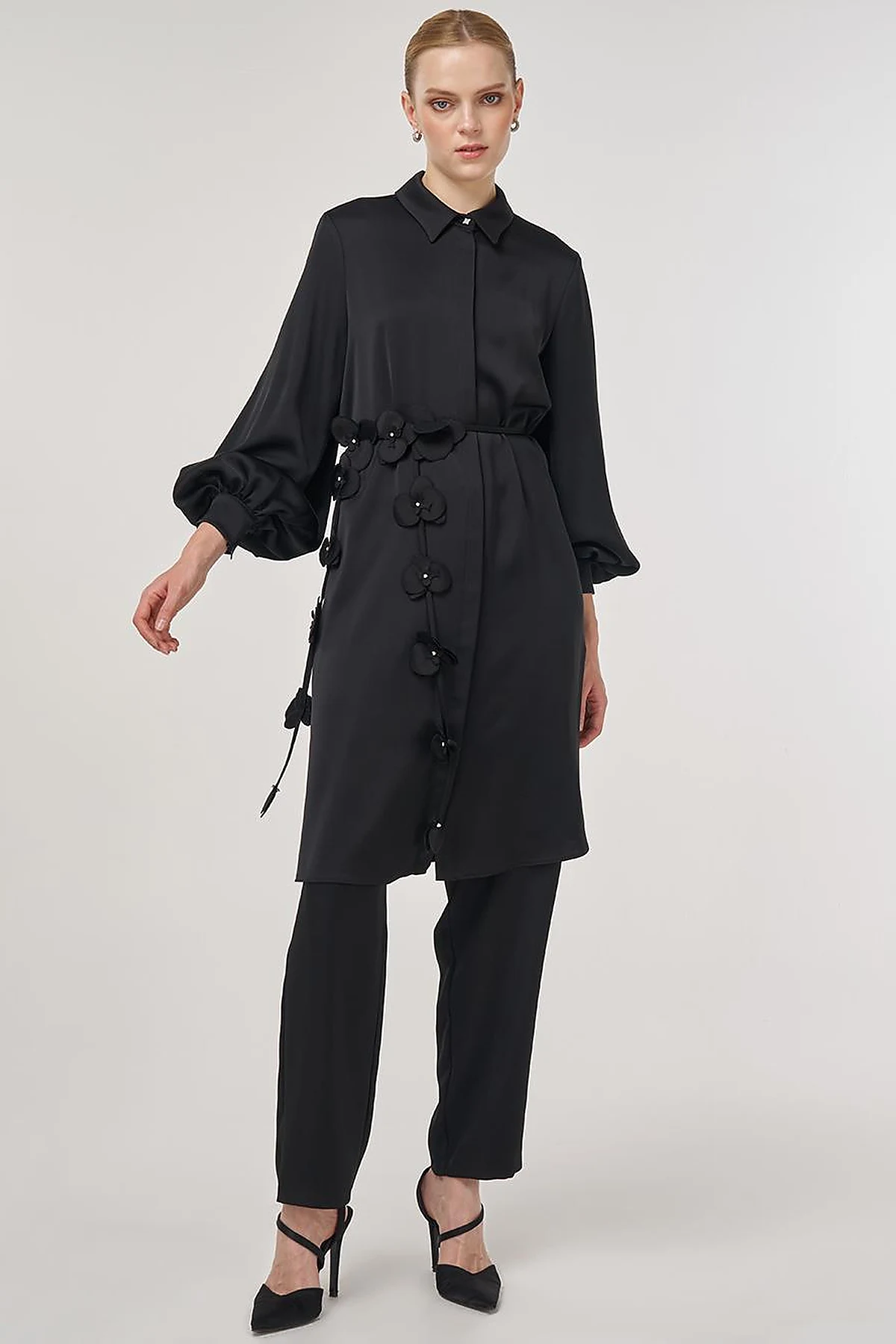Floral-Embellished Elegant Tunic Black