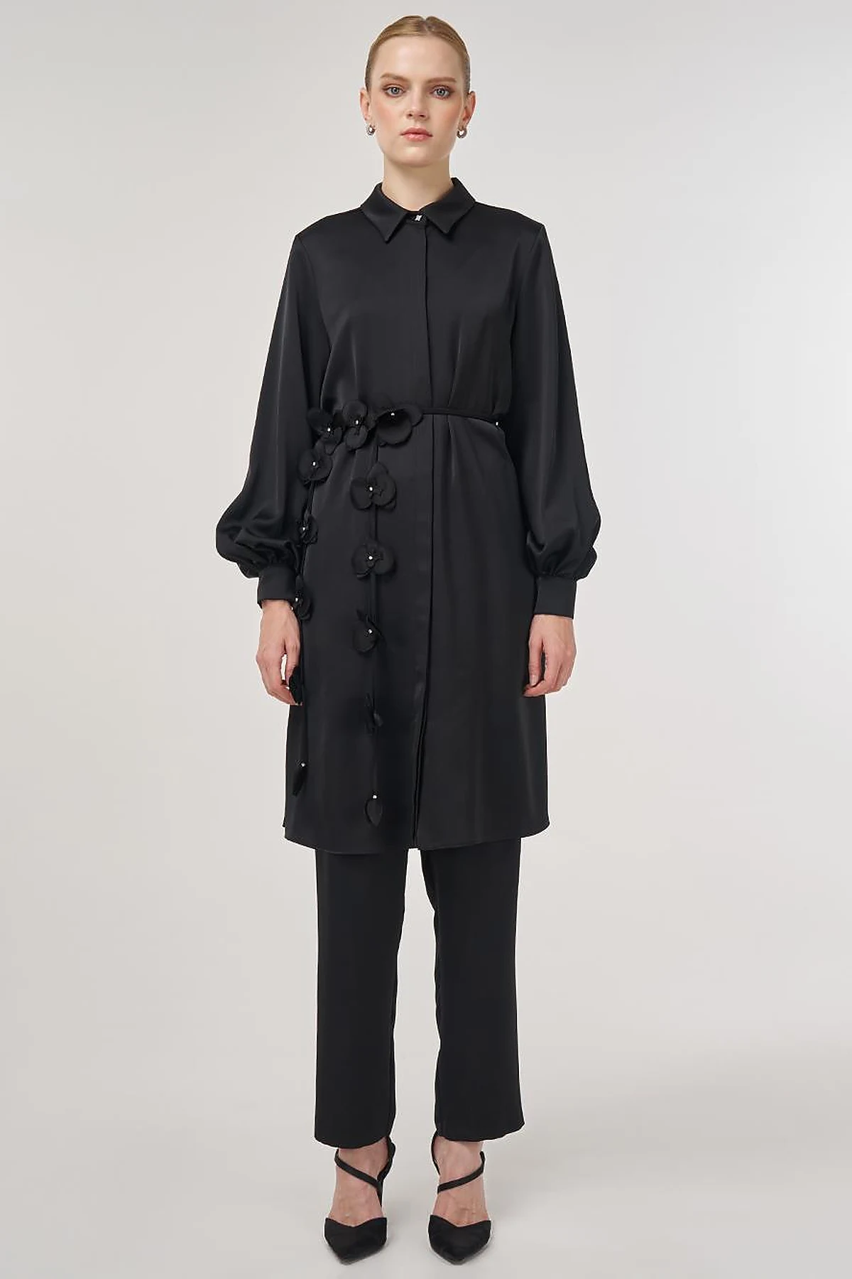 Floral-Embellished Elegant Tunic Black