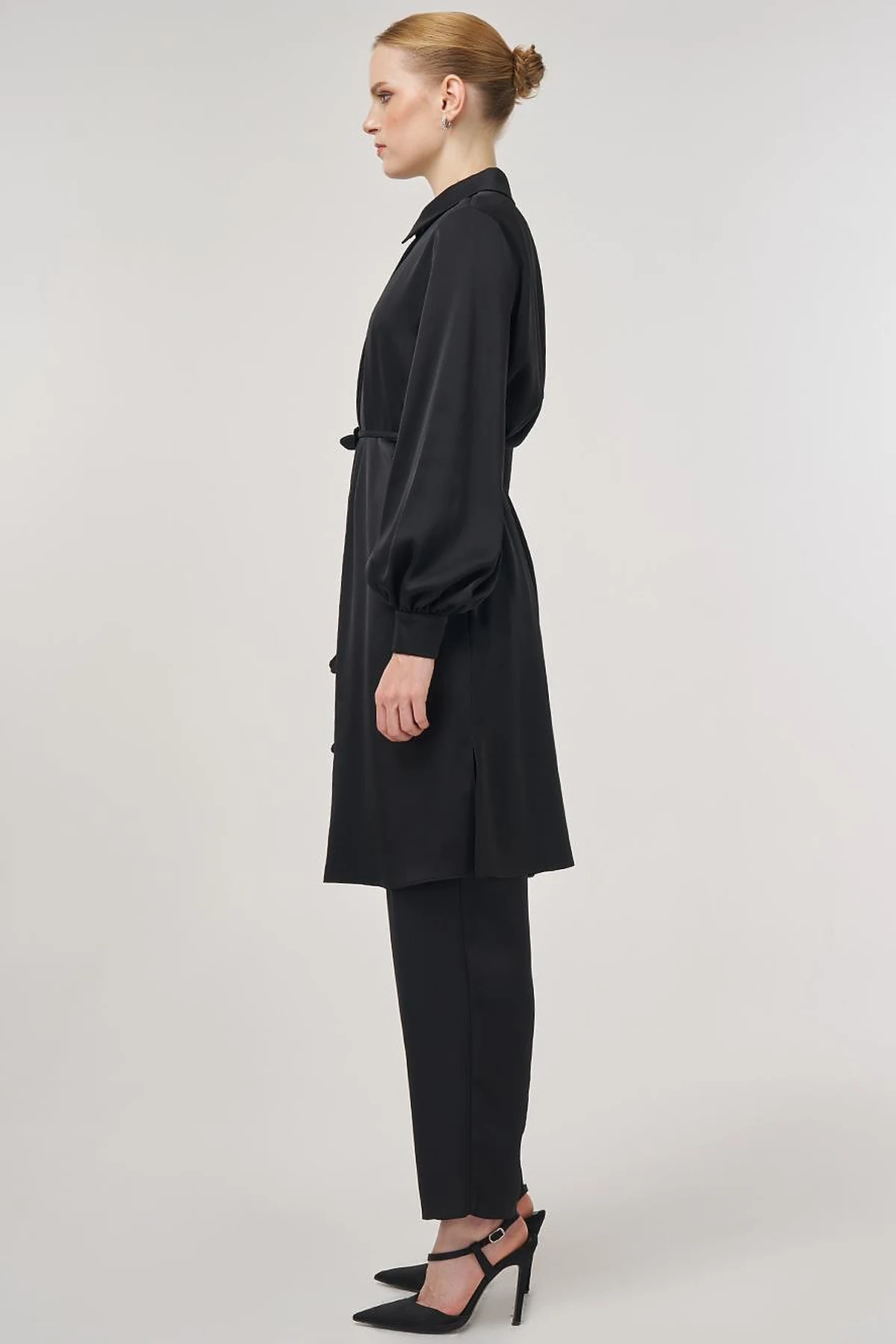 Floral-Embellished Elegant Tunic Black