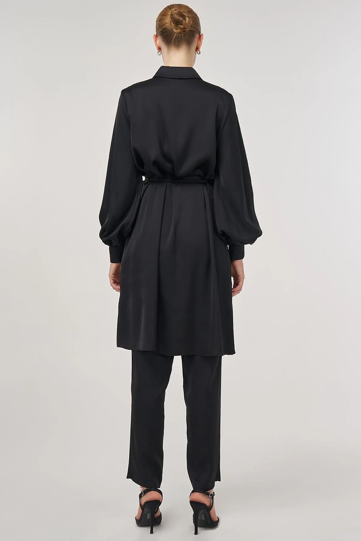 Floral-Embellished Elegant Tunic Black