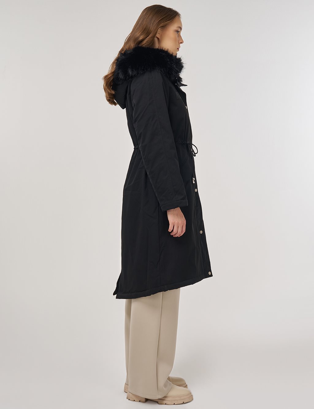 Pocket-Detail Anorak Jacket Black