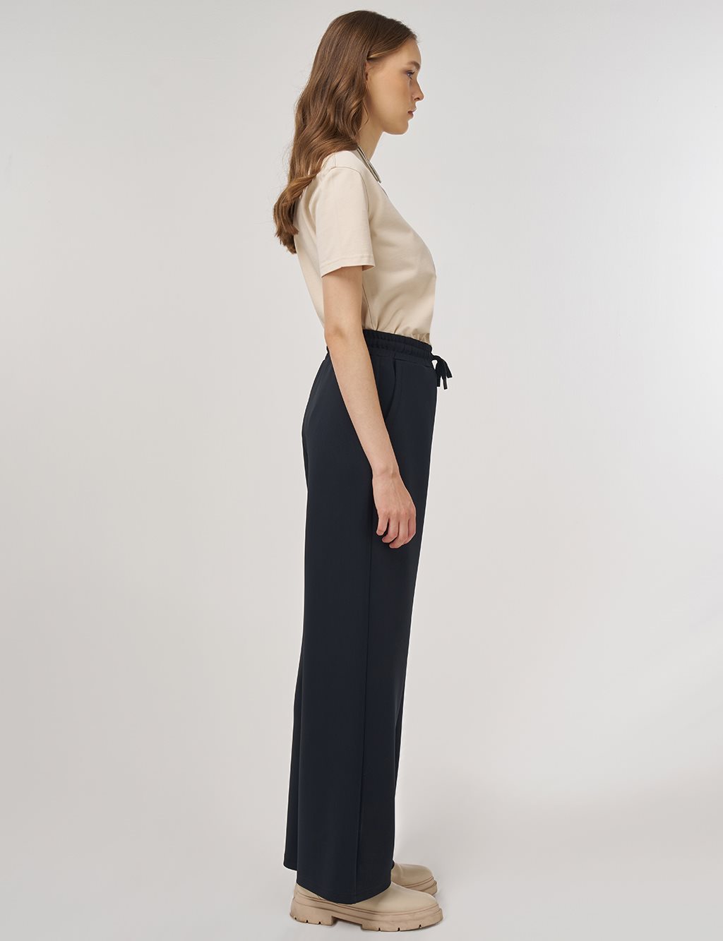Drawstring Relaxed-Fit Pants Black 