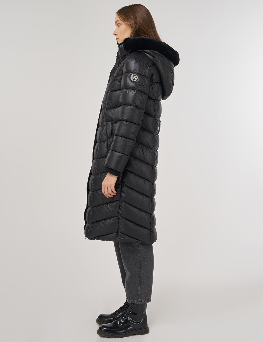 Logo Detaylı Anorak Mont Siyah 