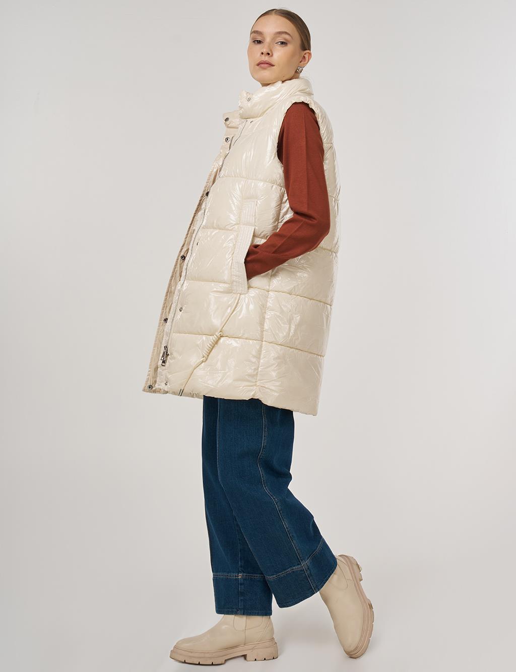 Shiny Puffer Vest Cream 