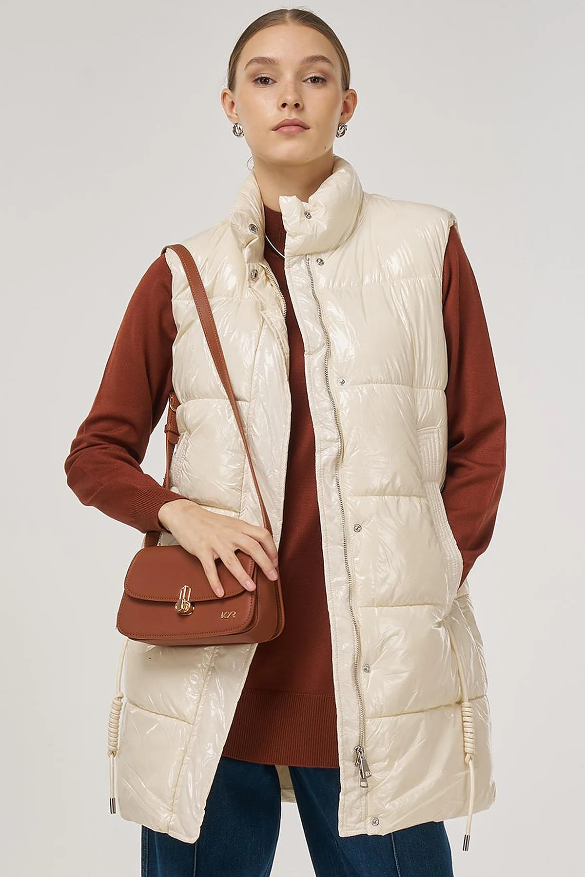 Shiny Puffer Vest Cream 