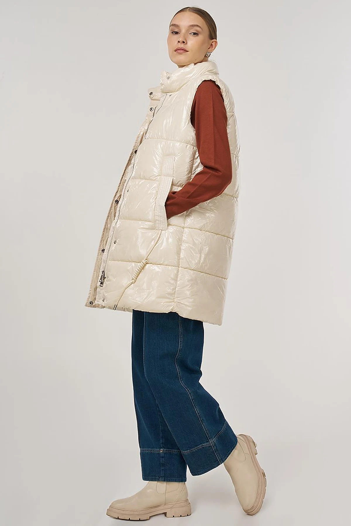 Shiny Puffer Vest Cream 
