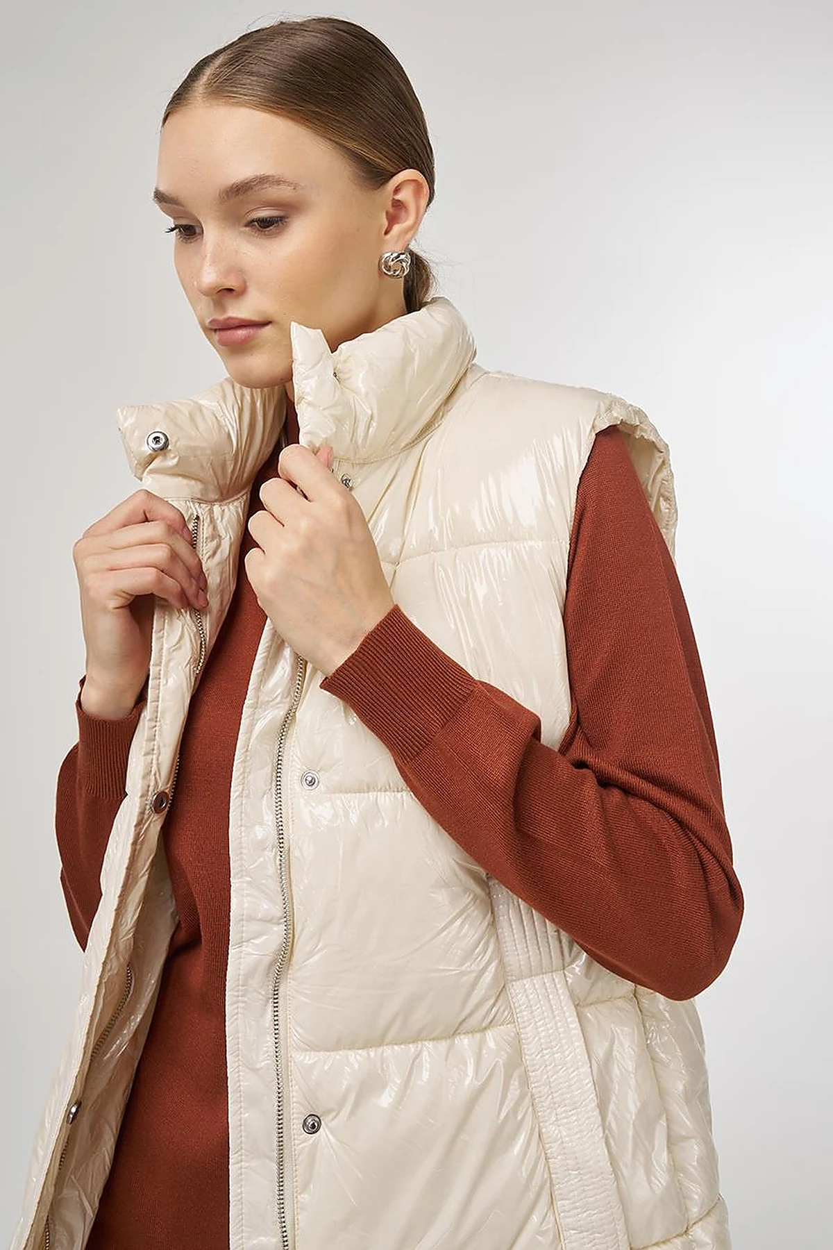 Shiny Puffer Vest Cream 