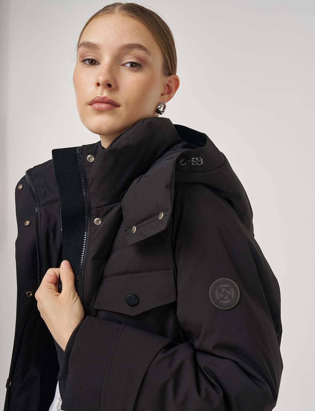 Pocket Detailed Goose Down Coat in Black