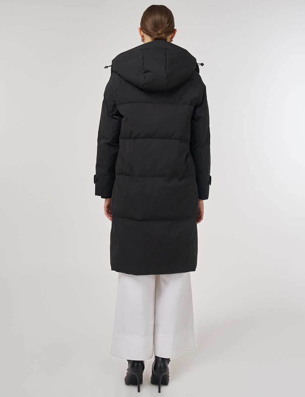 Pocket Detailed Goose Down Coat in Black