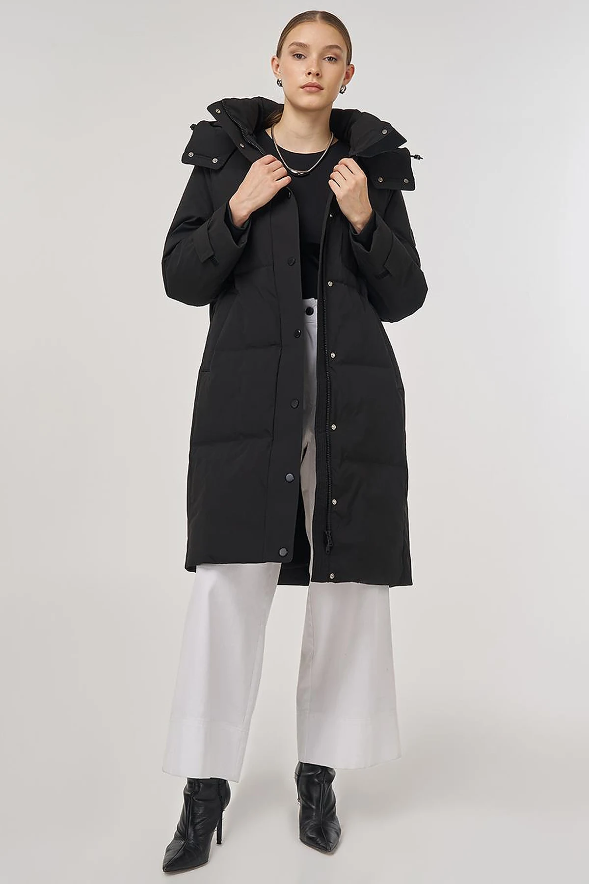 Pocket Detailed Goose Down Coat in Black