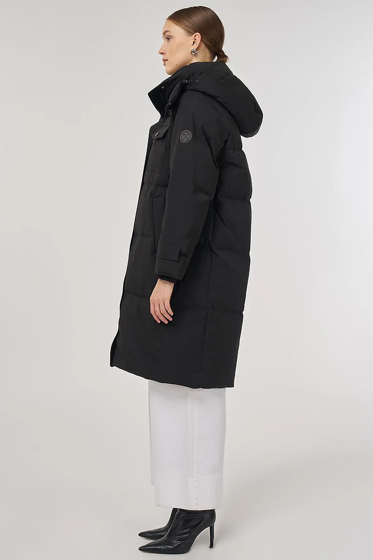 Pocket Detailed Goose Down Coat in Black